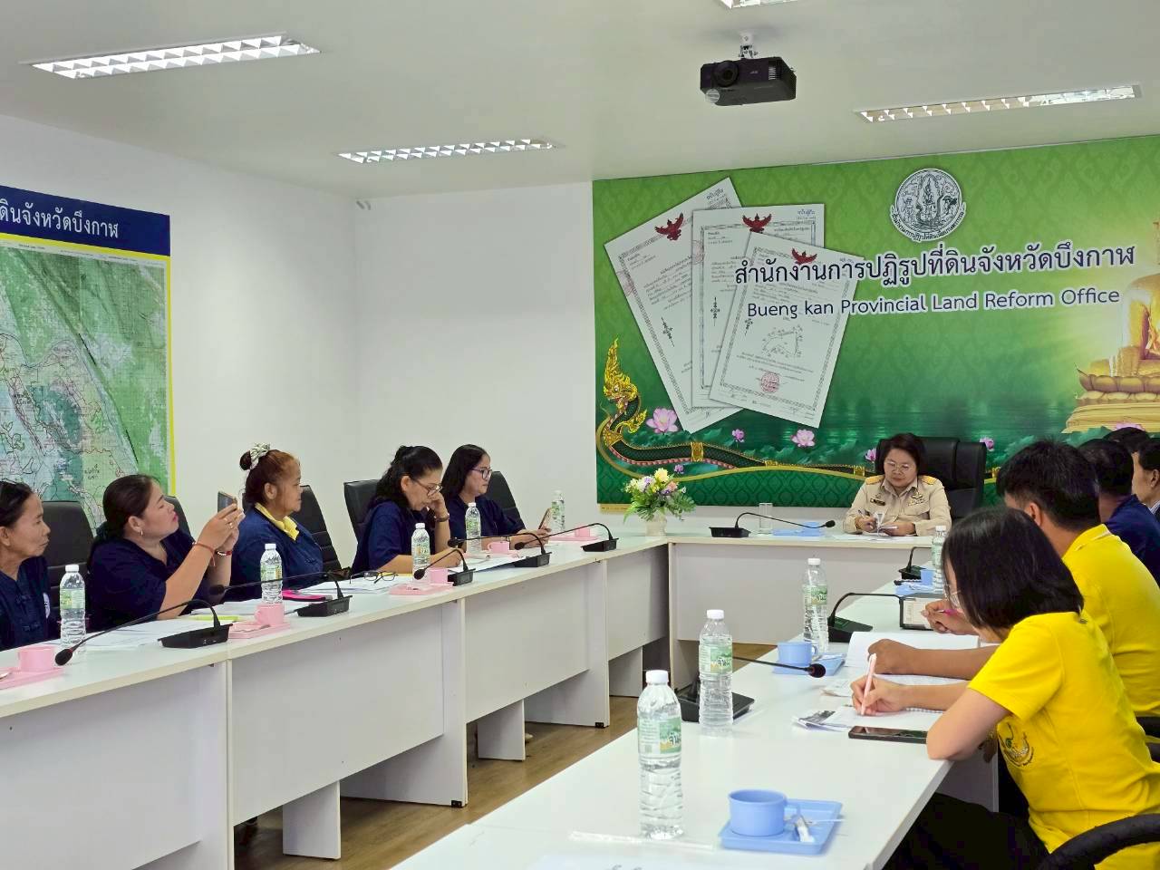 title - ประชุมให้คำแนะนำและชี้แจงรายละเอียดและขั้นตอนการดำเนินงาน วิธีการเสนอที่ดินเอกชนให้ ส.ป.ก.จังหวัด